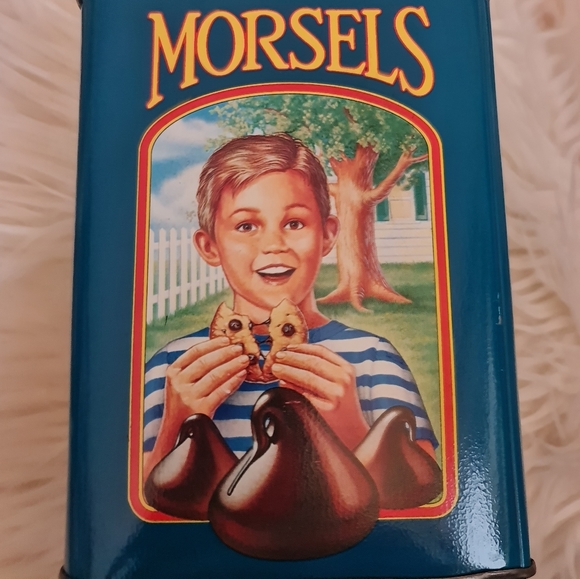 Nestle Toll House Limited Edition Cookie Tin - Picture 5 of 5